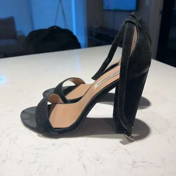 STEVE MADDEN CARSON HEEL IN BLACK SUEDE - Picture 7 of 9